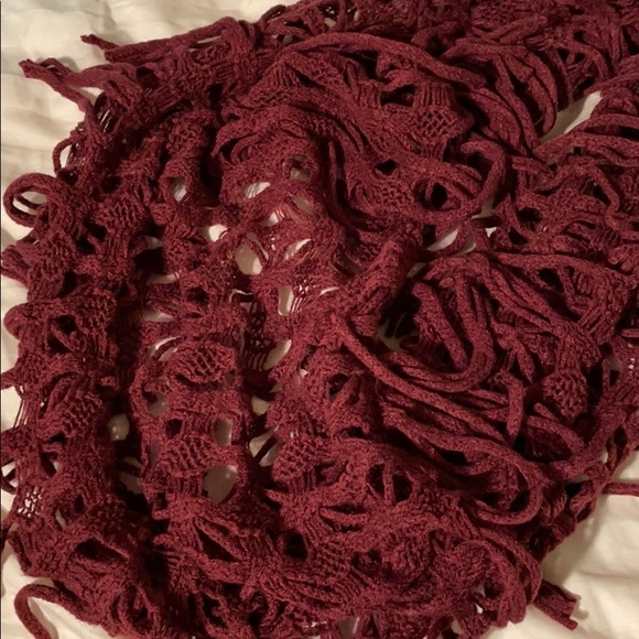 Burgundy infinity scarf - Picture 2 of 2